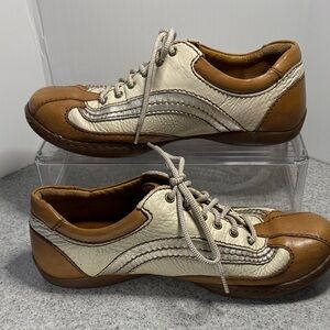 Vintage style Born Crown 7.5 Leather Shoes in Brown and Cream. Fc4‎